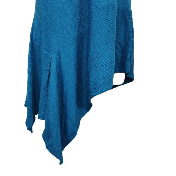 Melissa Paige Blue Texture Tank Tunic Top Women Size M Asymmetric Hem Sleeveless - Picture 3 of 7